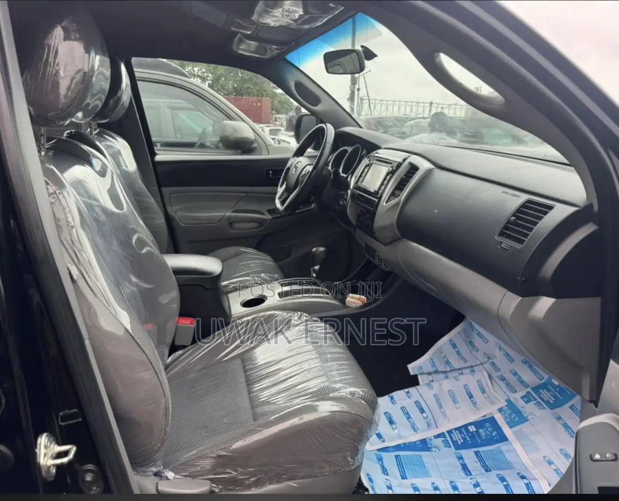 Toyota Tacoma 2013 Black