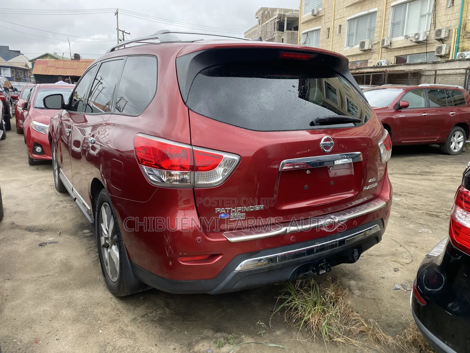Nissan Pathfinder Platinum 4dr SUV 4WD (3.5L 6cyl CVT) 2014 Red