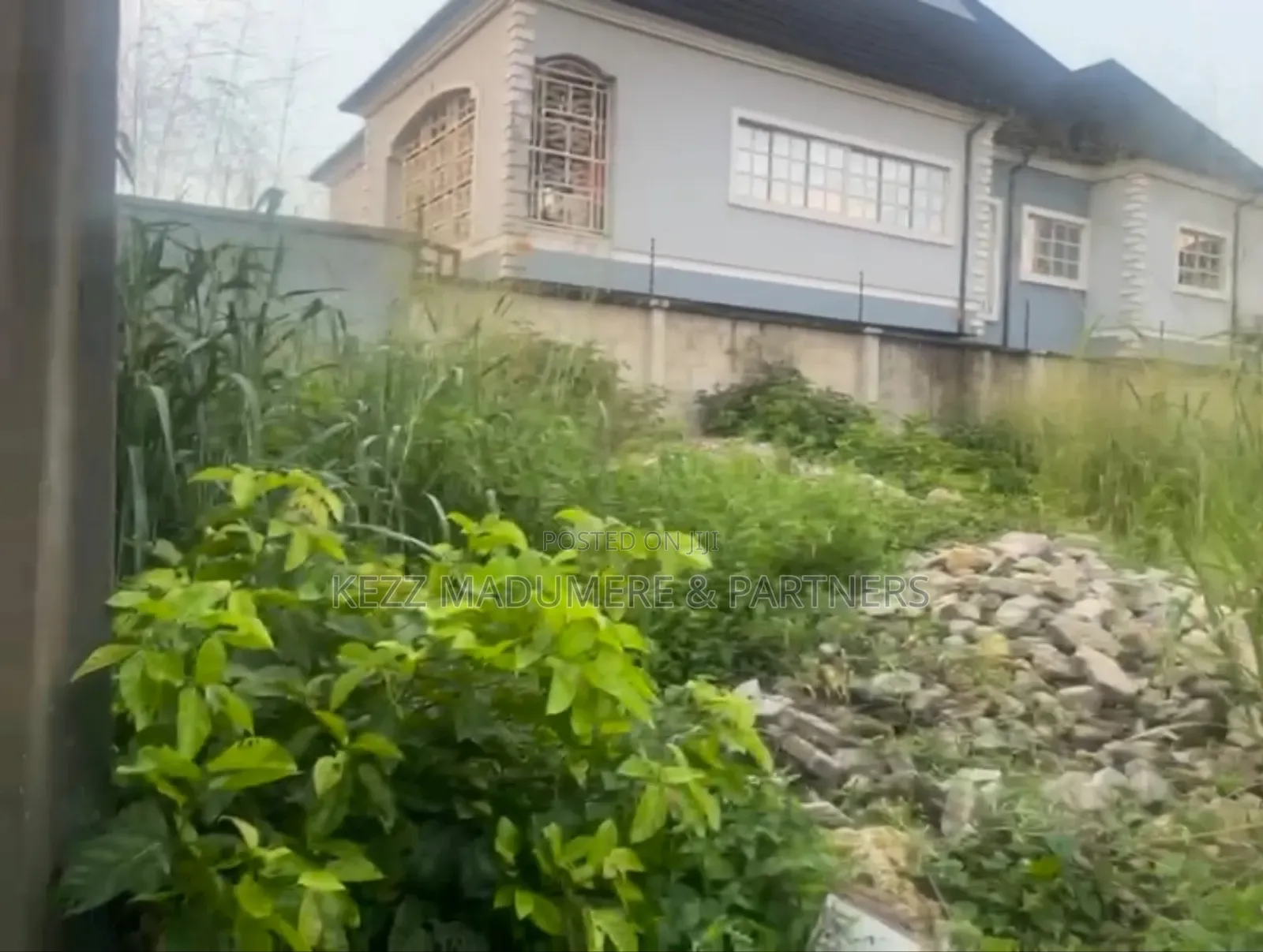 For Sale : Fenced Cornerpiece 1 Plot at Rumuibekwe Ph