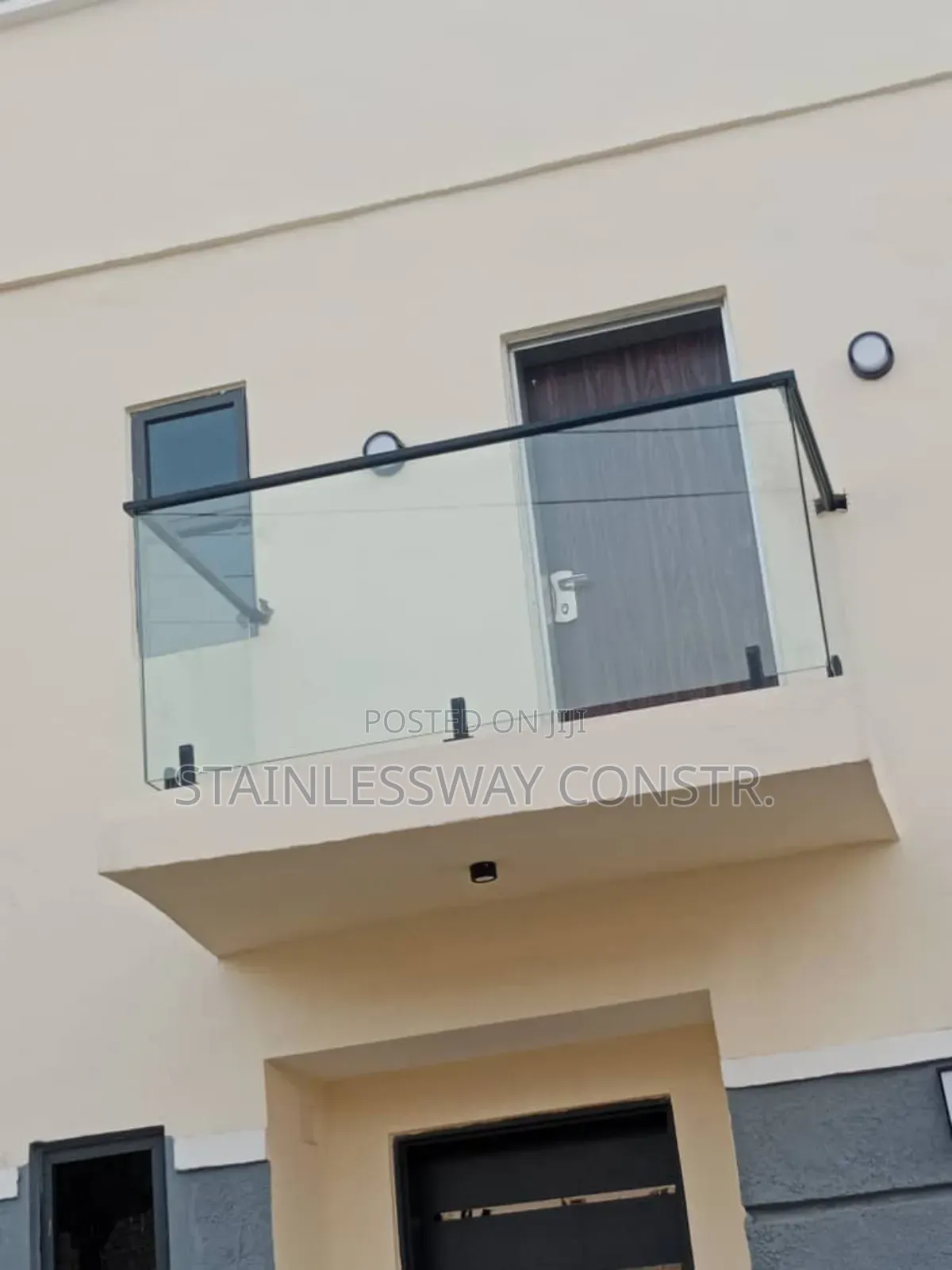 Balcony Spigot Base Tampered Glass Front Railing With Black