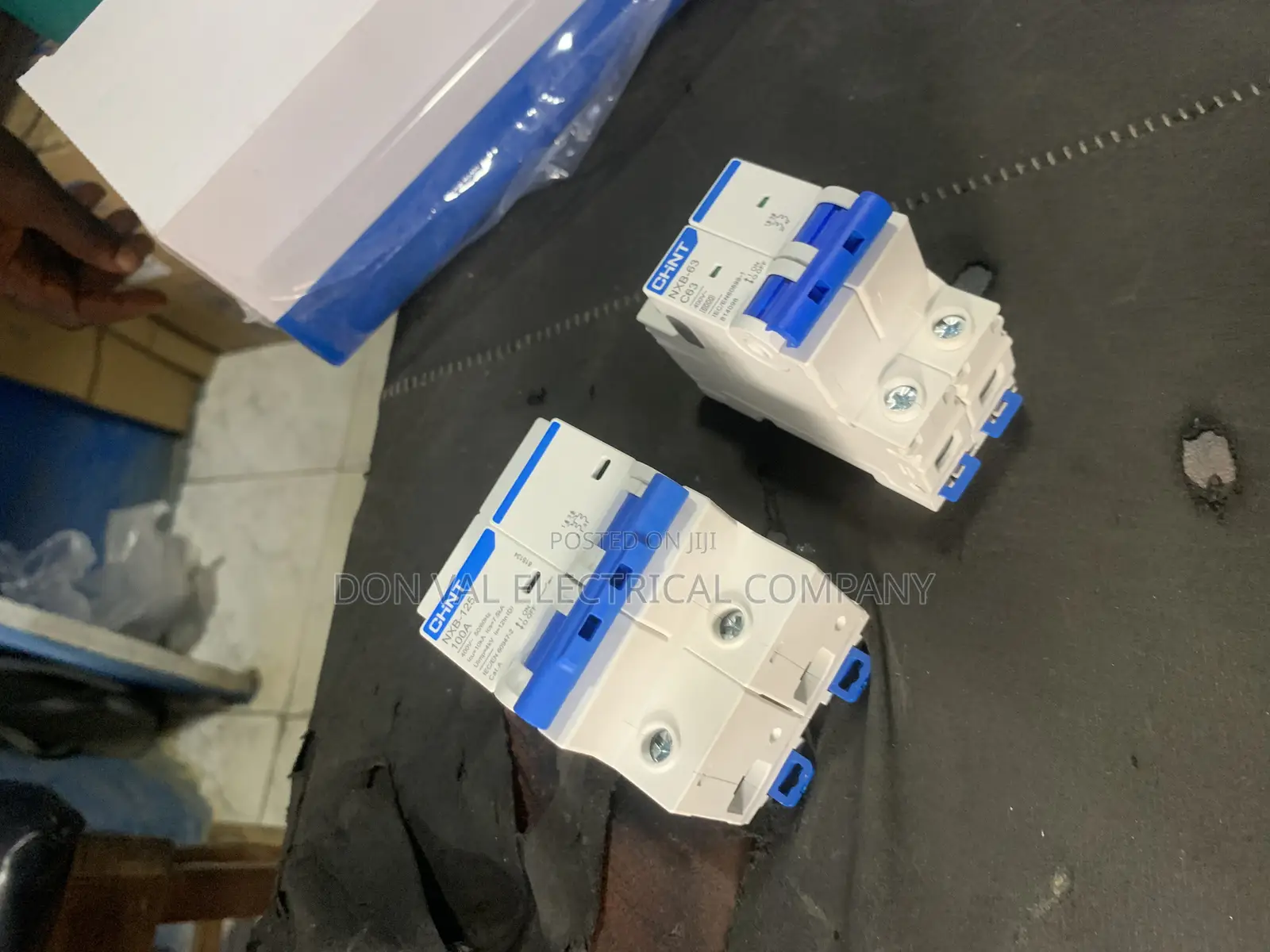 100amps 2pole Circuit Breaker Chint