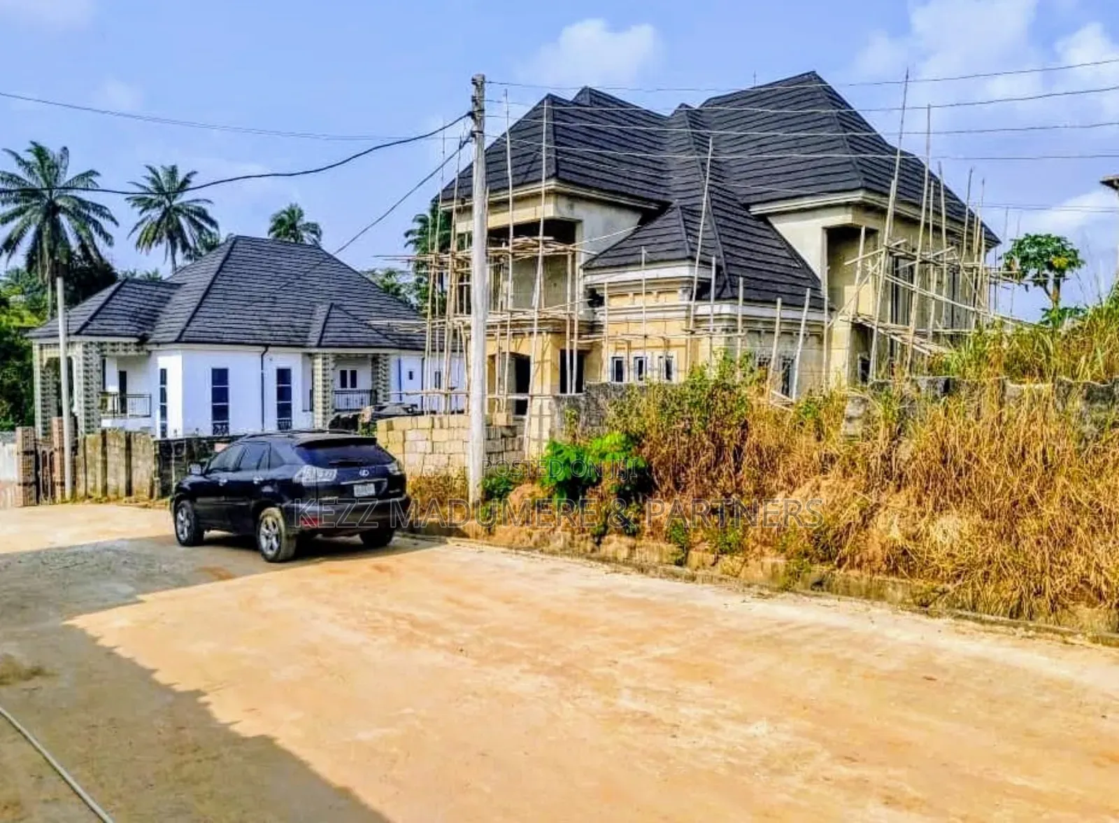 4bdrm Duplex in Amakama Housing for sale