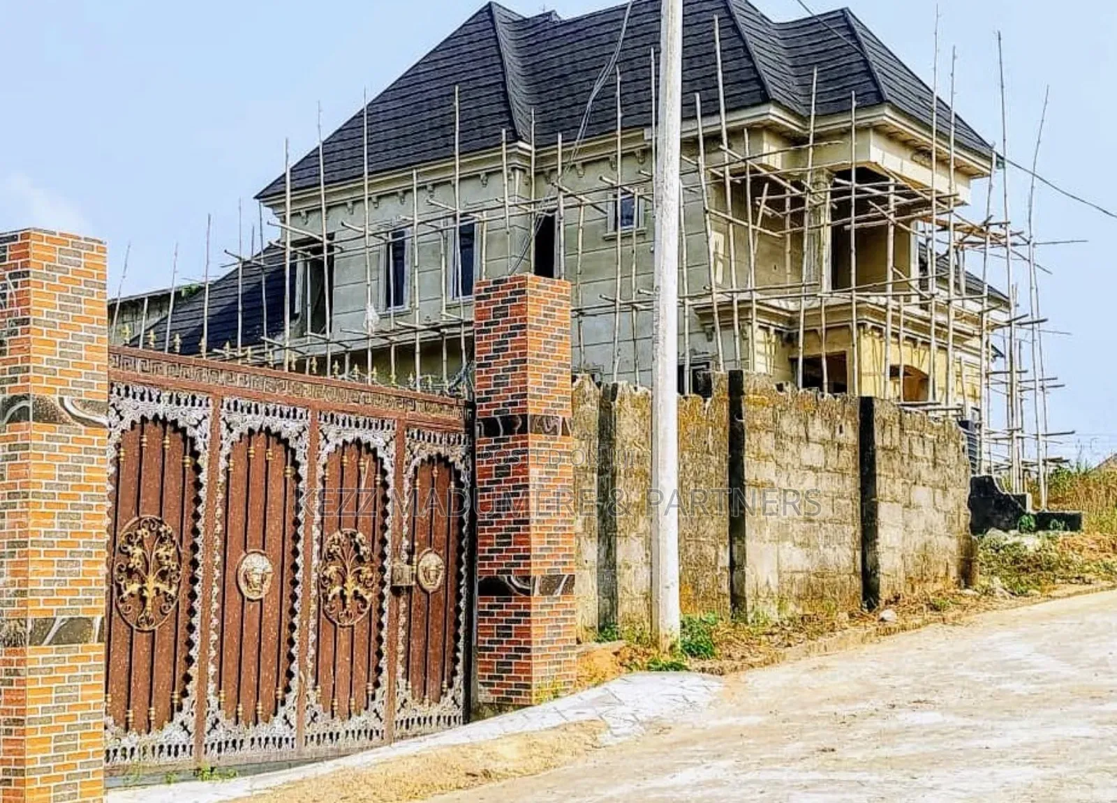 4bdrm Duplex in Amakama Housing for sale