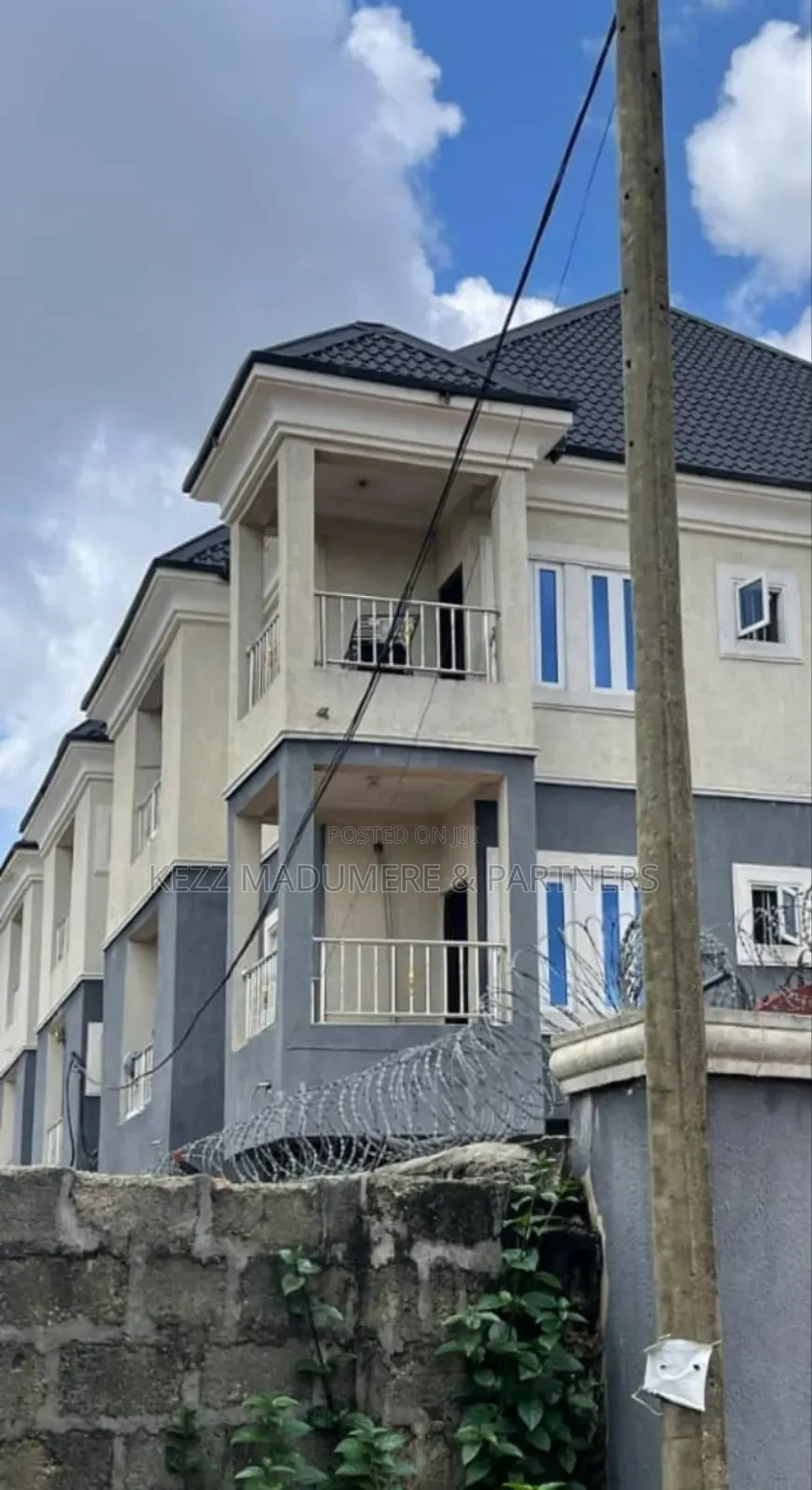 6bdrm Block of Flats in Area R New Owerri for sale