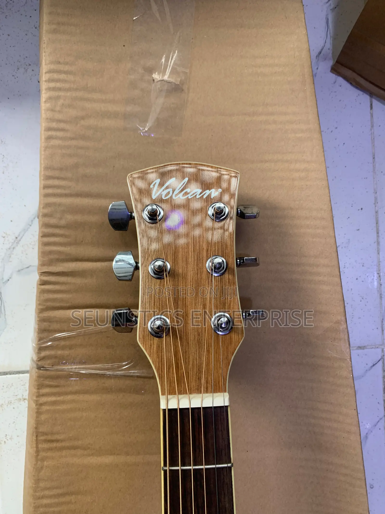Quality Volcan Pure Acoustic Guitar