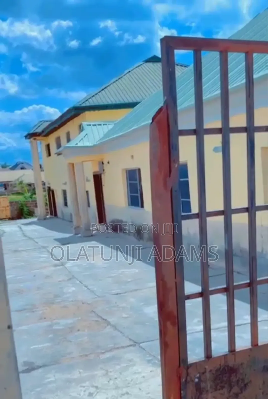 9bdrm House in Engr Idowu Crescent, Osogbo for sale