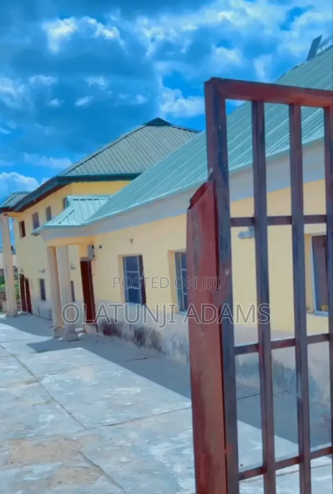 9bdrm House in Engr Idowu Crescent, Osogbo for sale