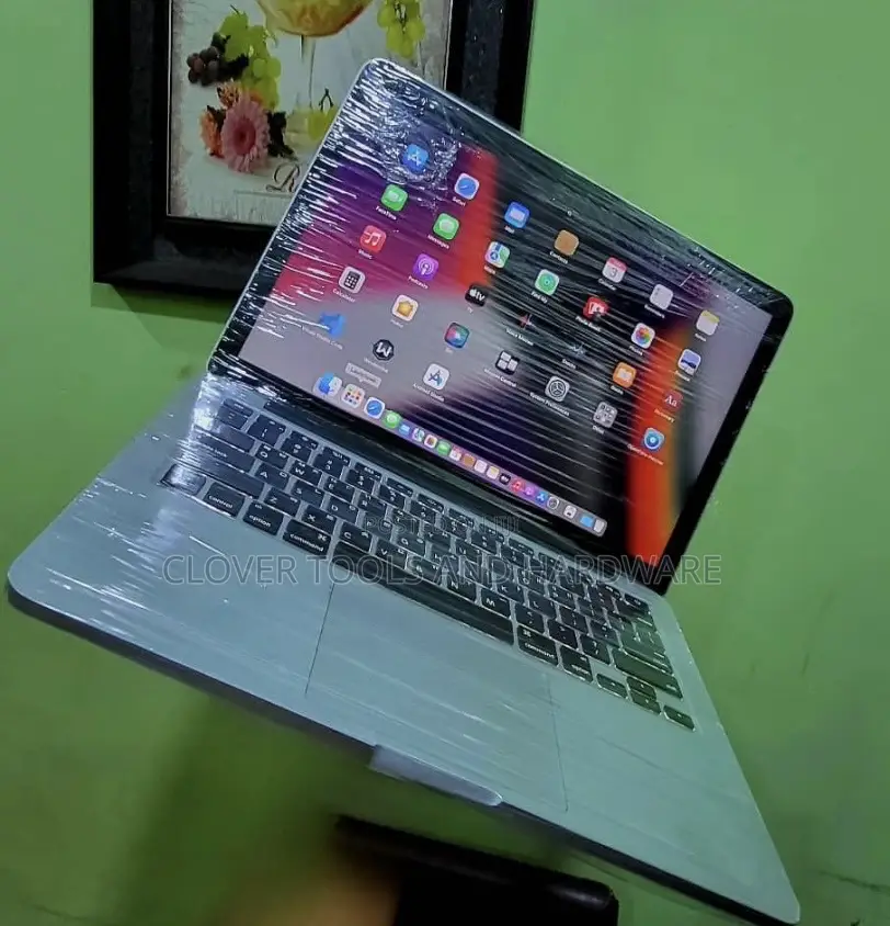 New Laptop Apple MacBook Pro 2015 16GB Intel Core I7 SSD 512GB