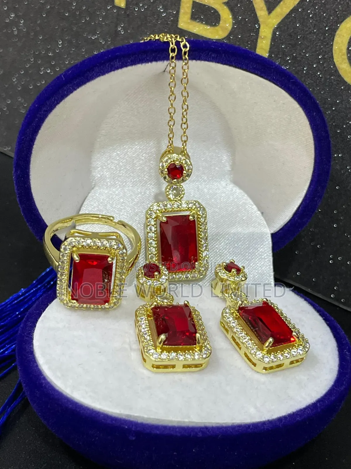 Chunky Pendant and Earring 6v