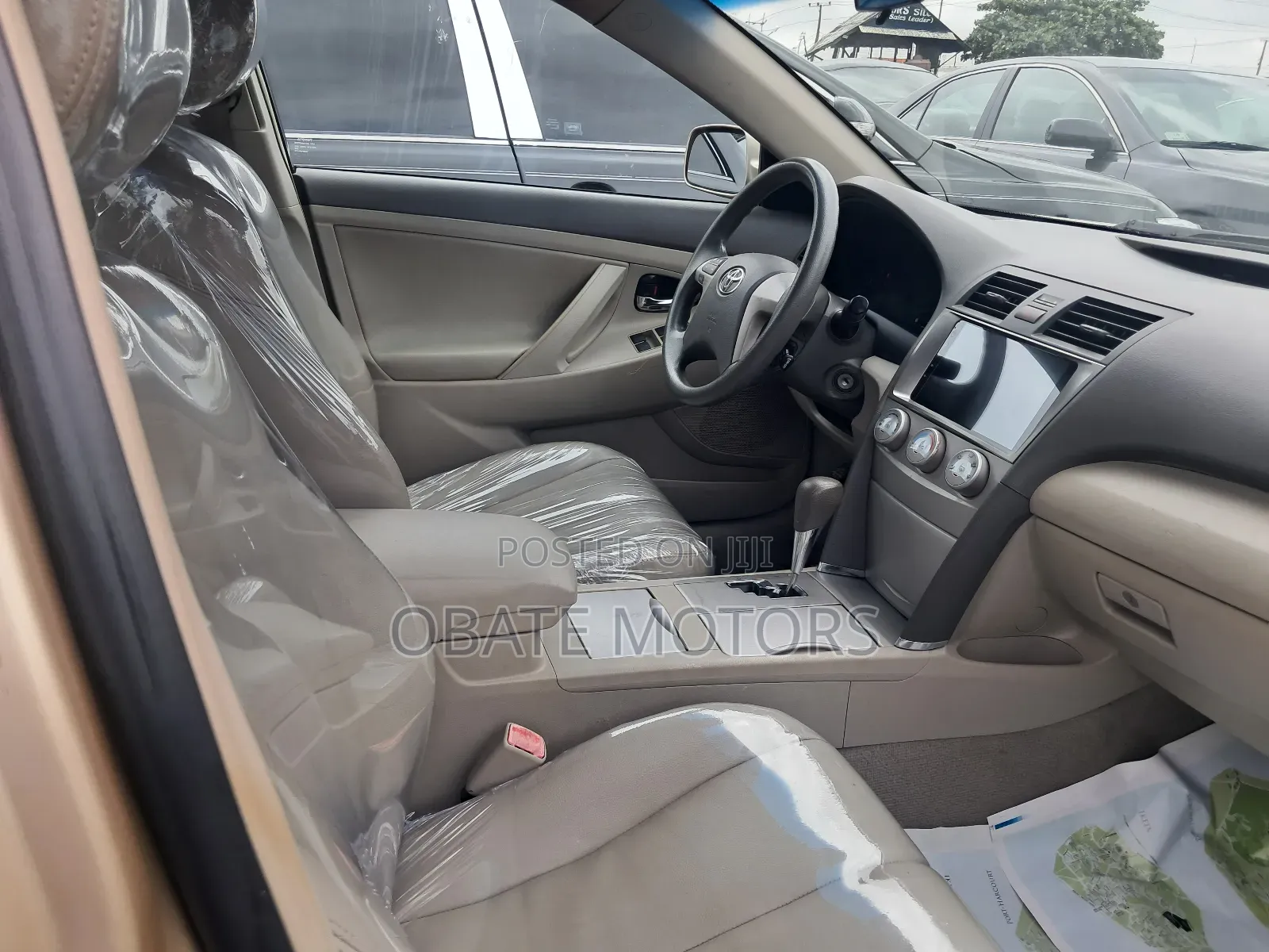 Toyota Camry LE 4dr Sedan (2.5L 4cyl 6AM) 2010 Gold