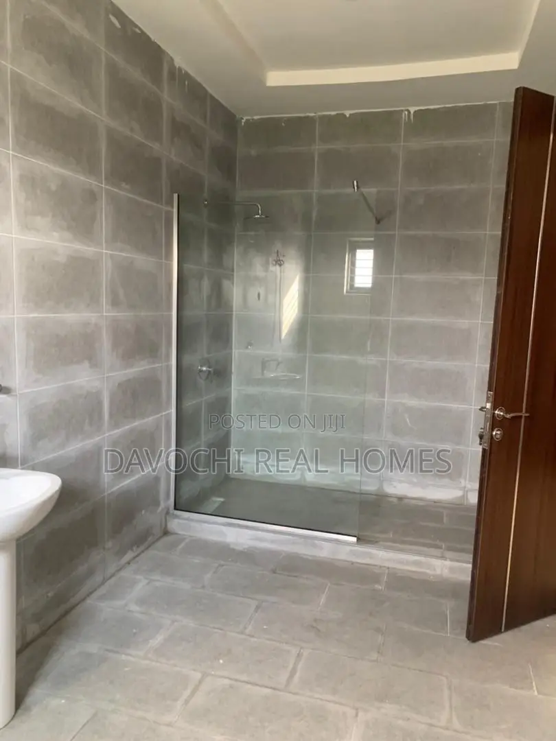 4bdrm Duplex in Orchid Road, Lekki Phase 2 for rent
