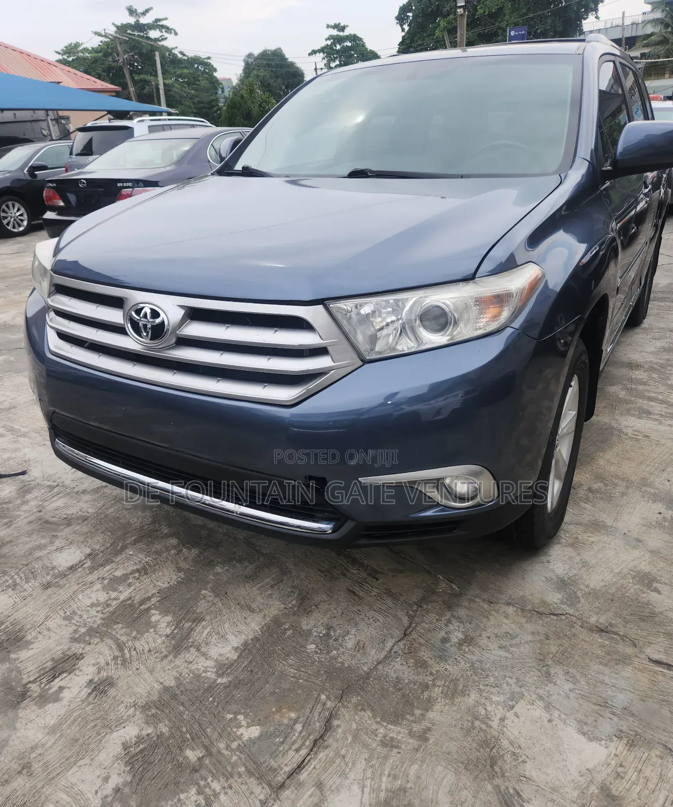 Toyota Highlander SE 2011 Gray