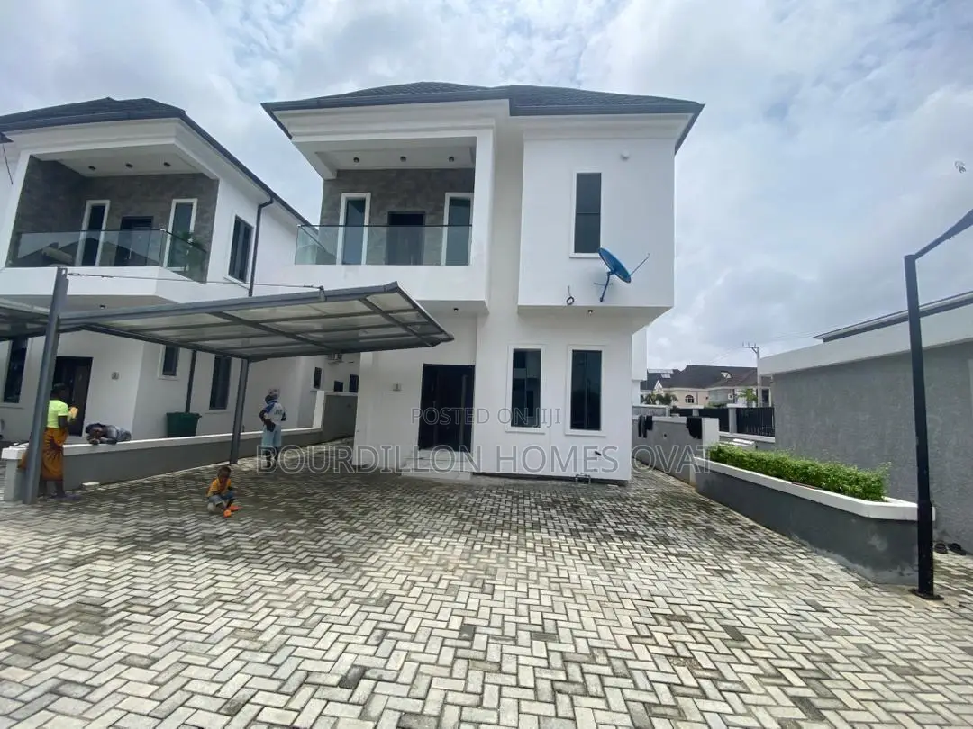 4bdrm Duplex in Lekki for sale