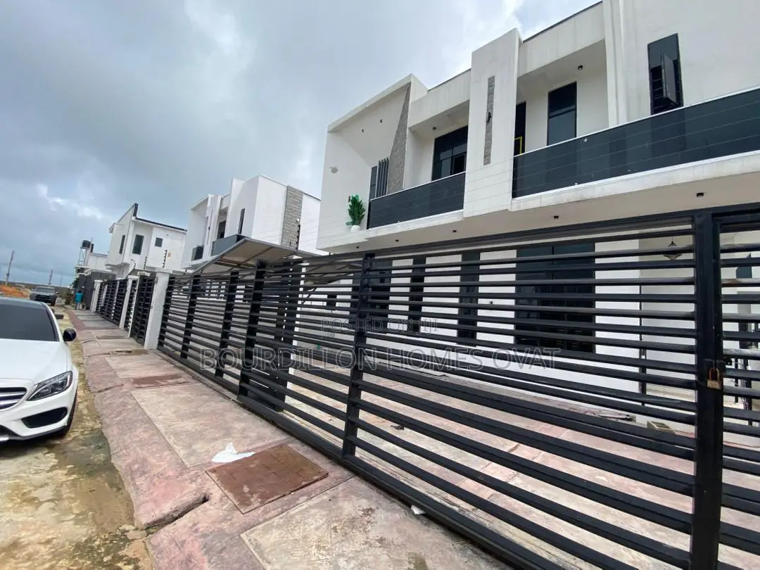 4bdrm Duplex in Lekki for sale