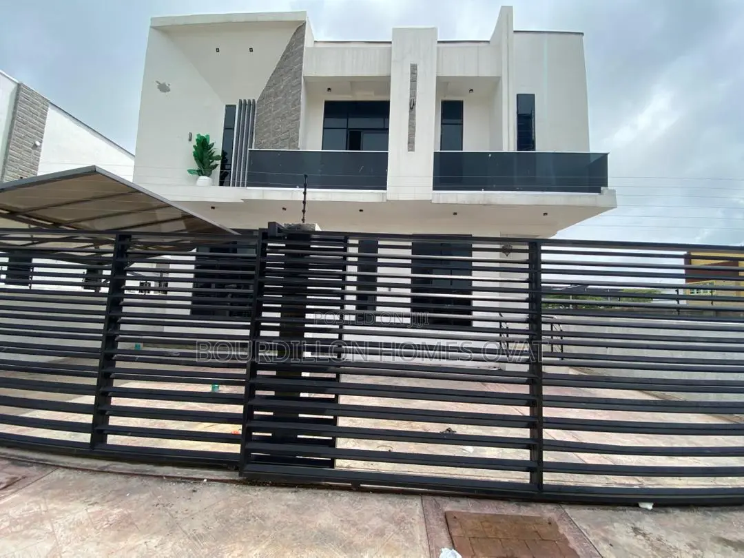 4bdrm Duplex in Lekki for sale