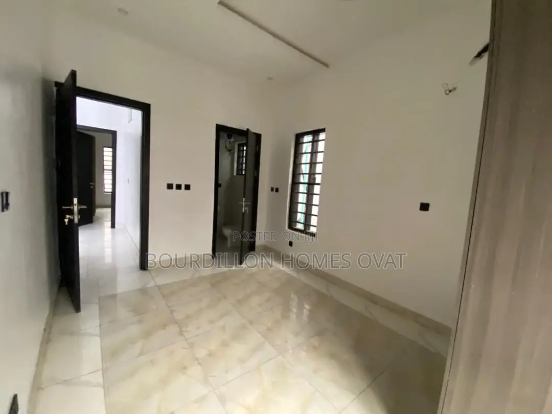 4bdrm Duplex in Lekki for sale