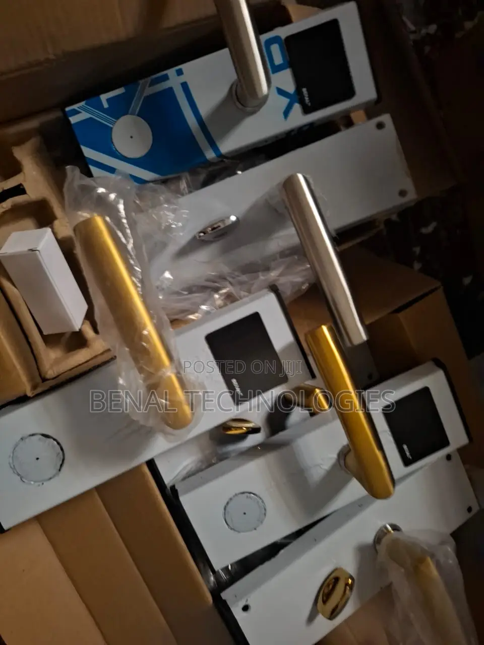 Automated Hotel Lock System With Card Reader and Software