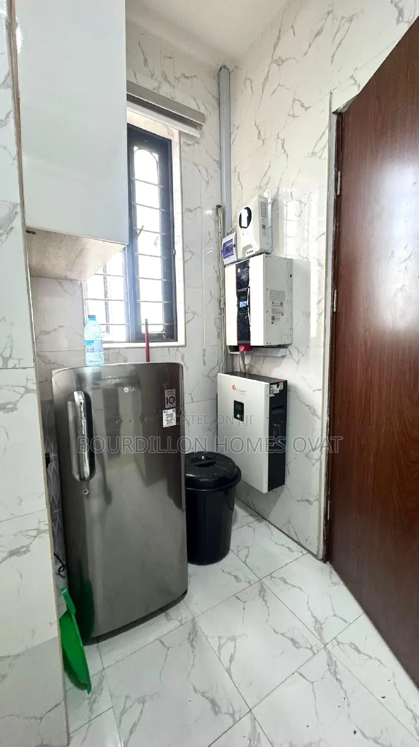 2bdrm Apartment in Lekki for sale