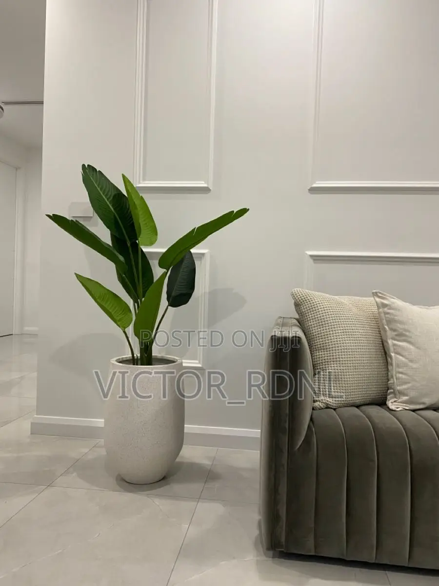 Elegant Flower Pots Available in Bulk