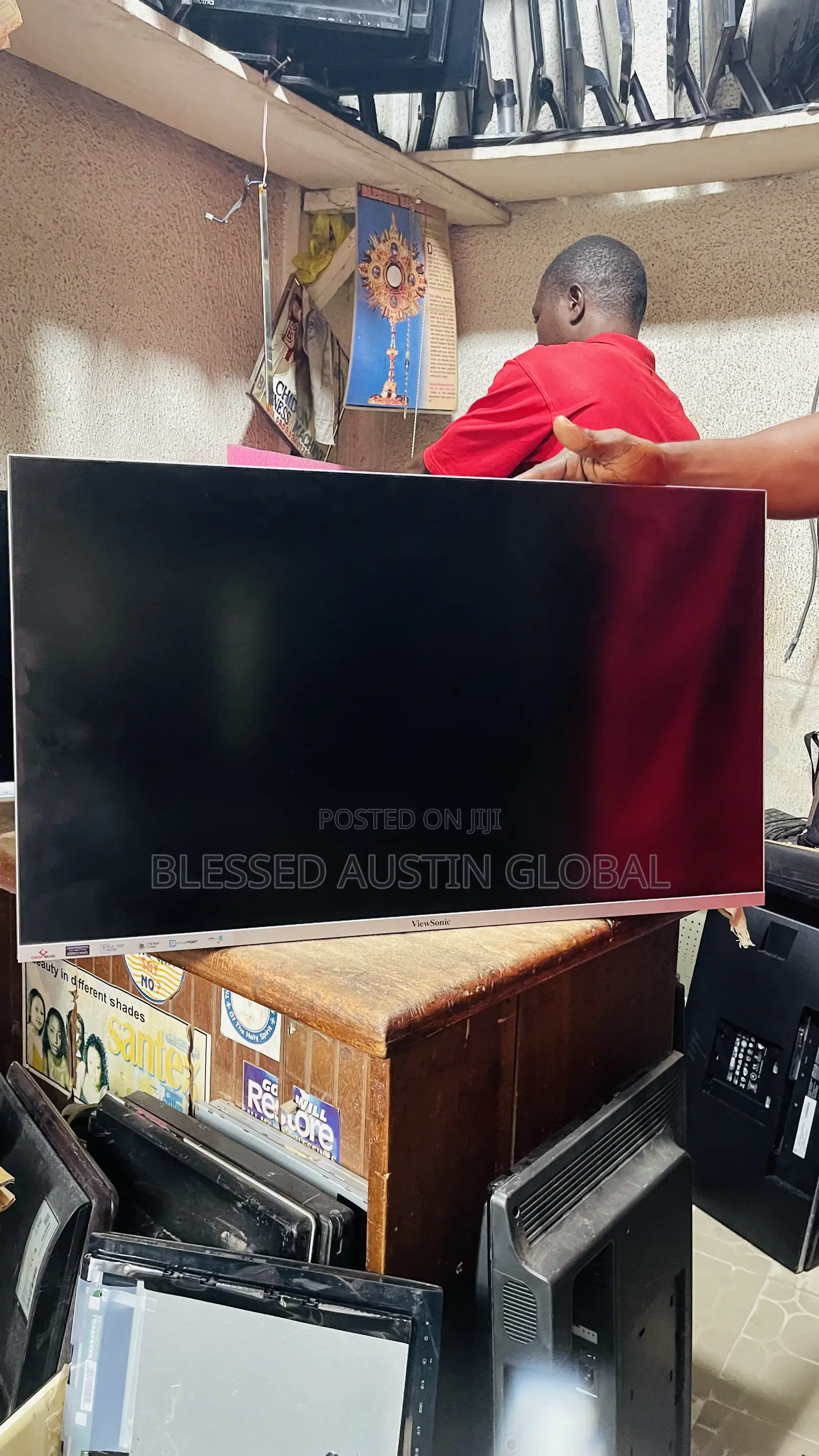 32 Inches Frameless Monitor