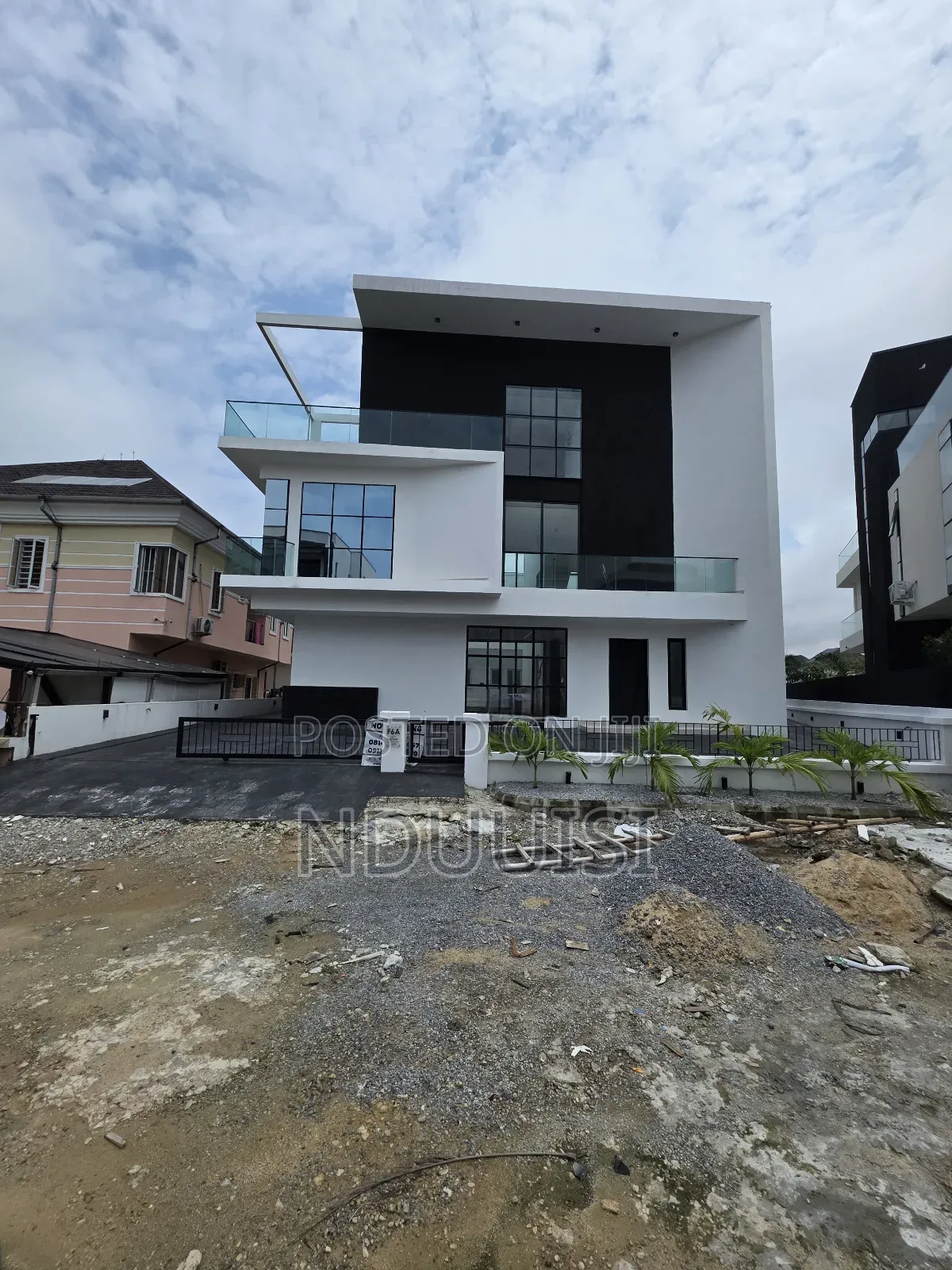 5bdrm Duplex in Lakeview Phase 2, Chevron for sale