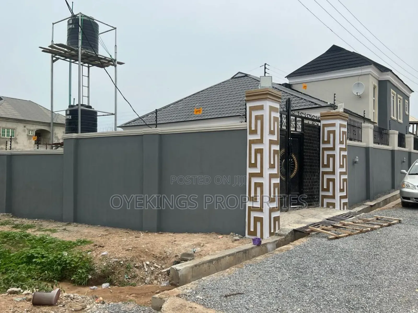 3bdrm Block of Flats in Idishi, Akala Express for sale