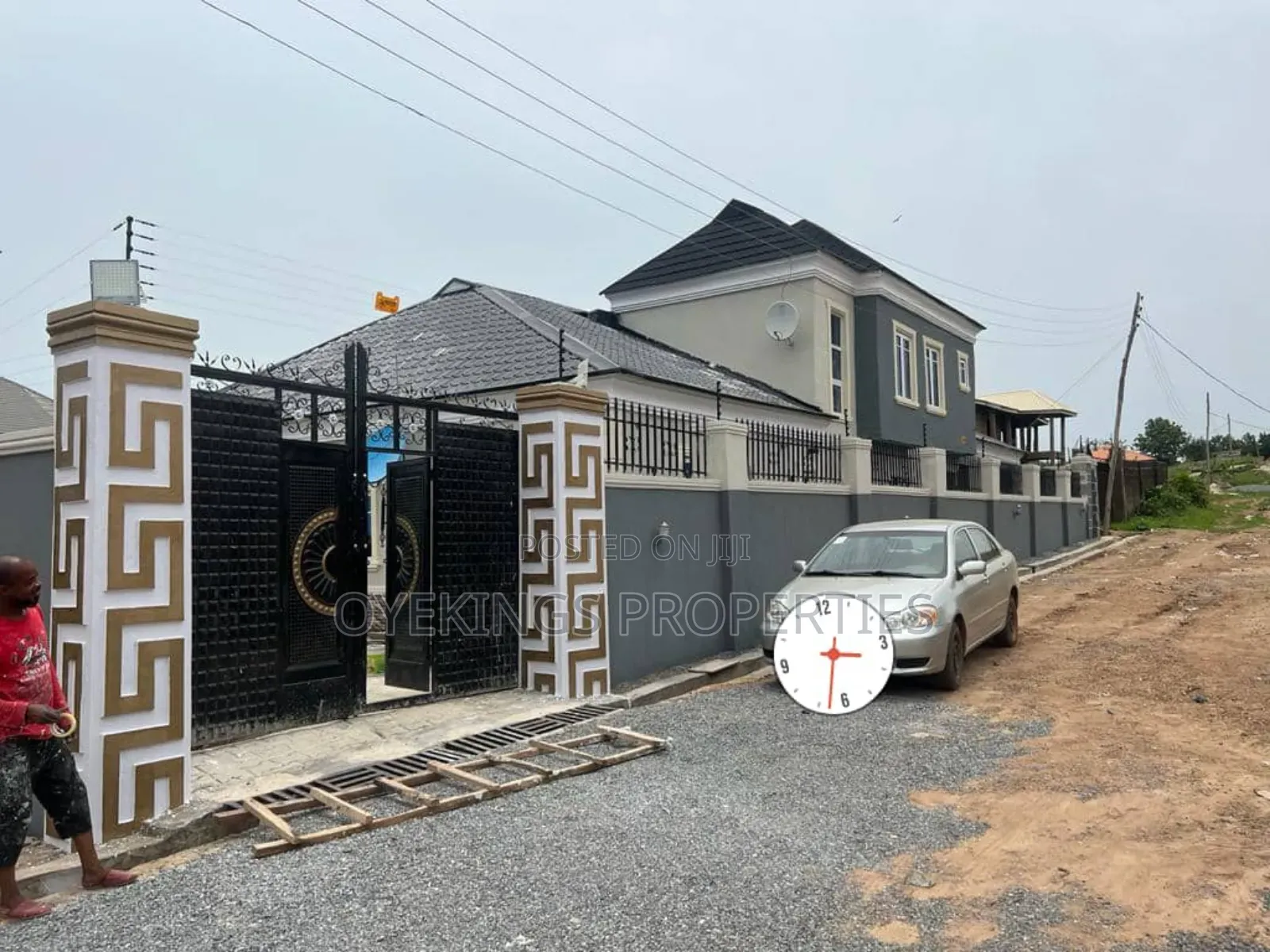 3bdrm Block of Flats in Idishi, Akala Express for sale