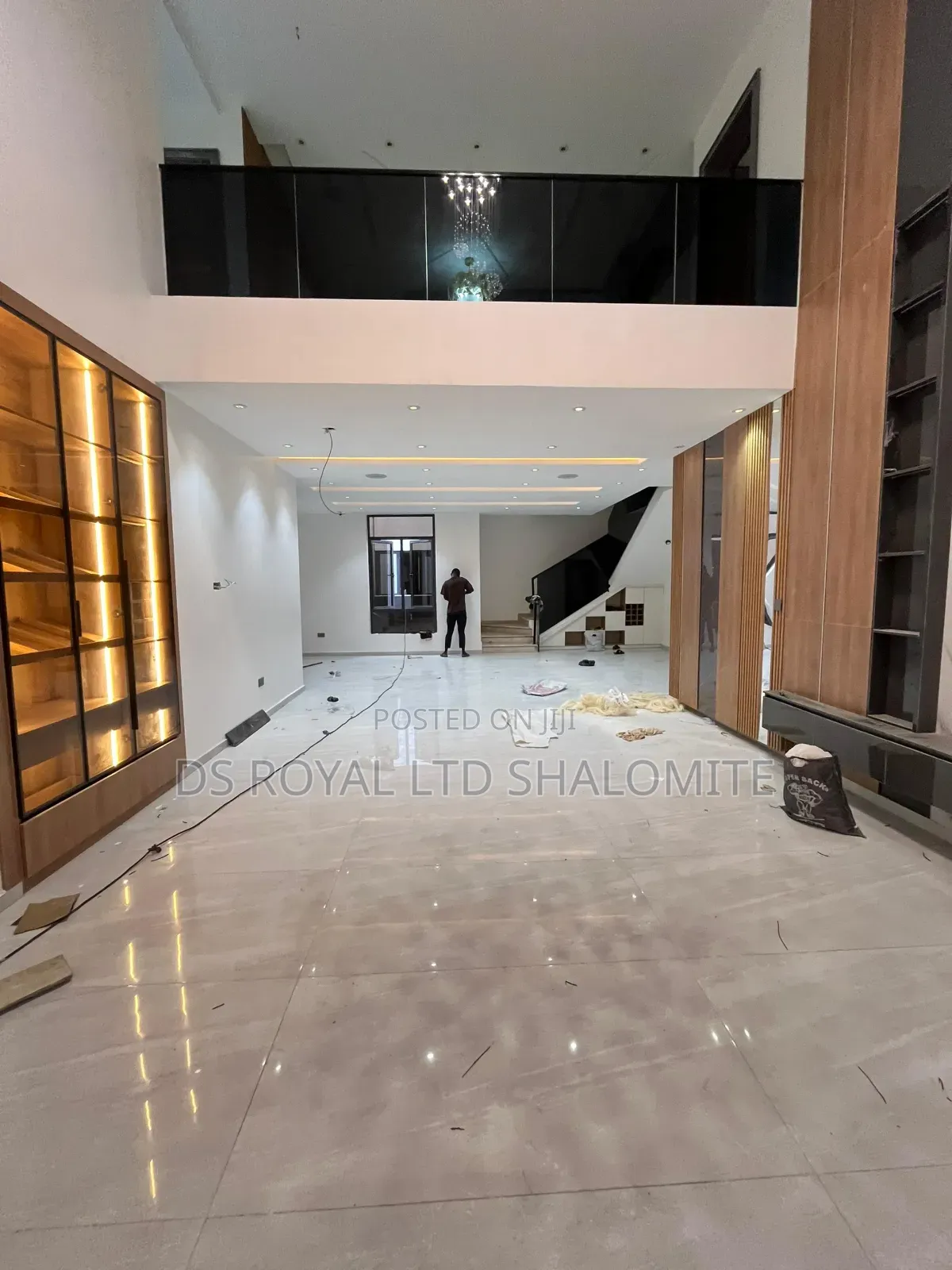 5bdrm Duplex in Lagos Island / Lagos Island for sale