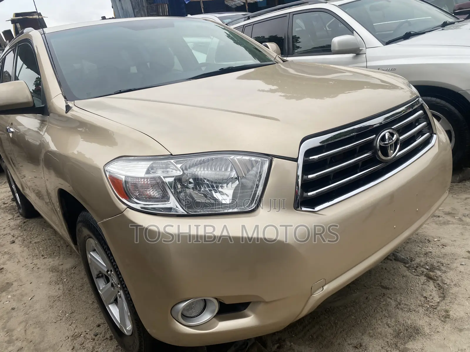 Toyota Highlander SE 2010 Gold