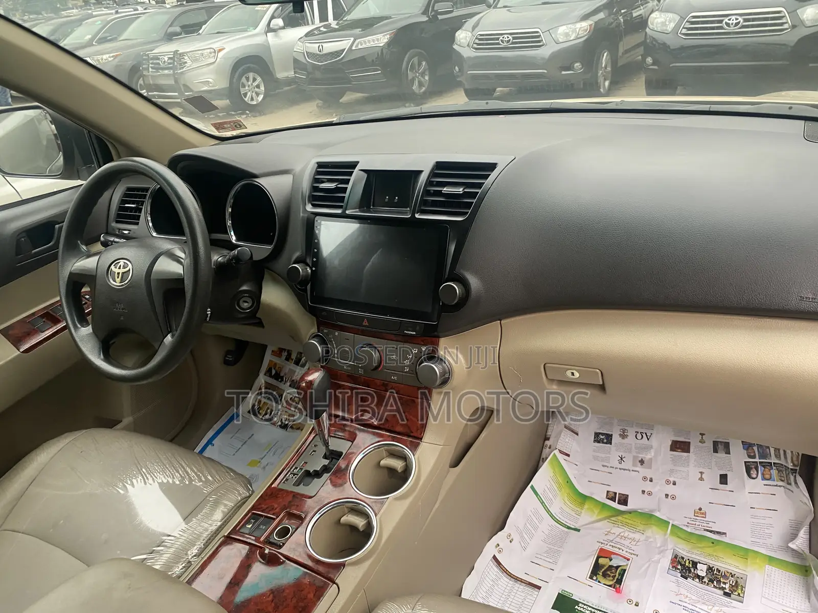 Toyota Highlander SE 2010 Gold