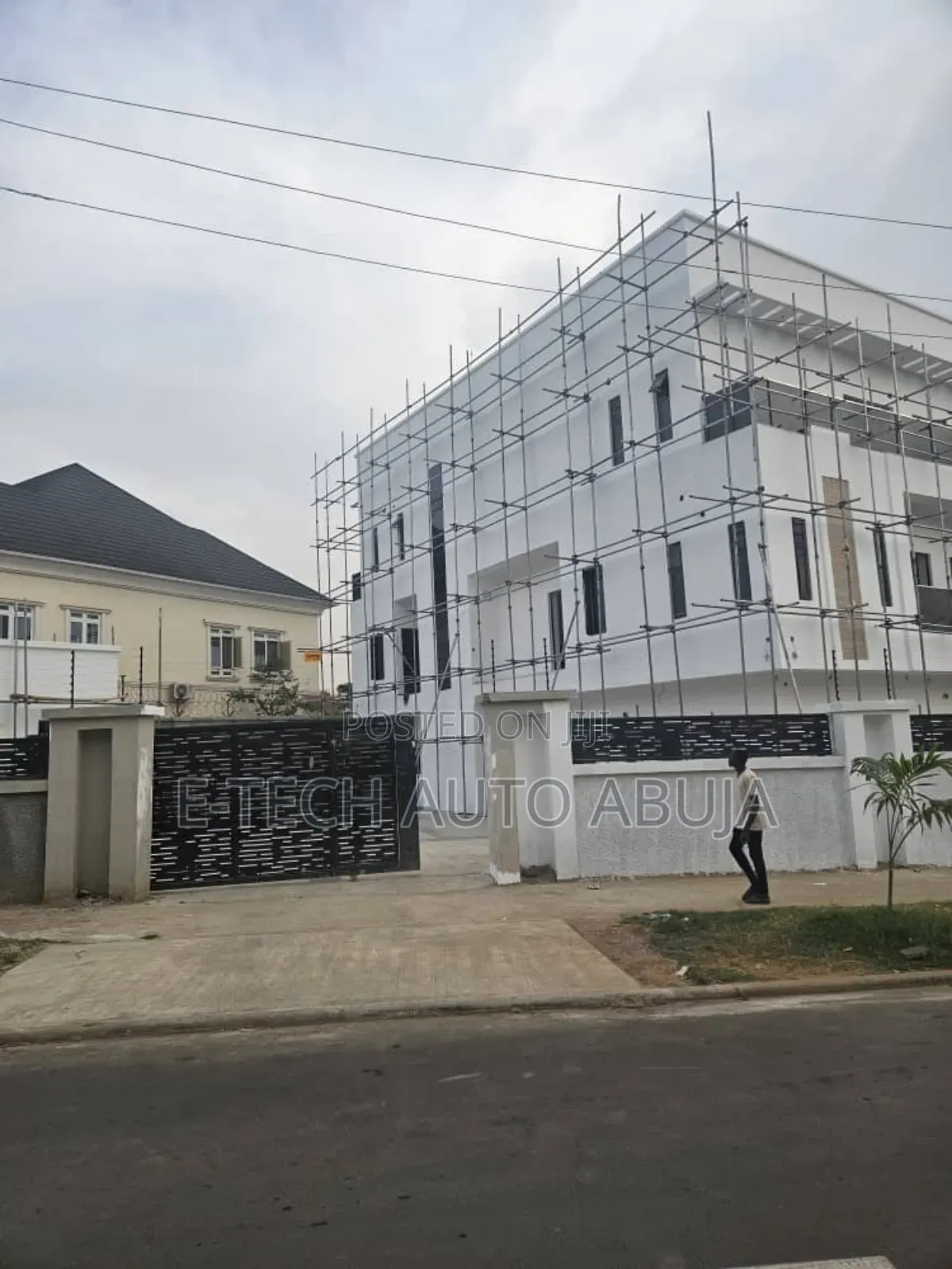 8bdrm Mansion in E-Tech Multi Links, Gwarinpa for sale