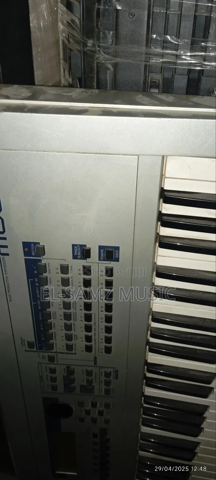 Yamaha Motif Mo6