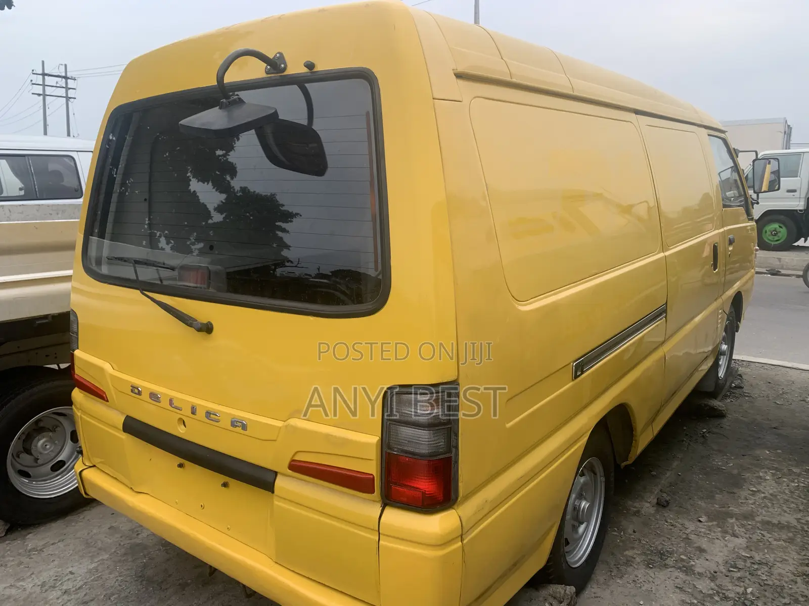 Mitsubishi Delica 2007 Yellow