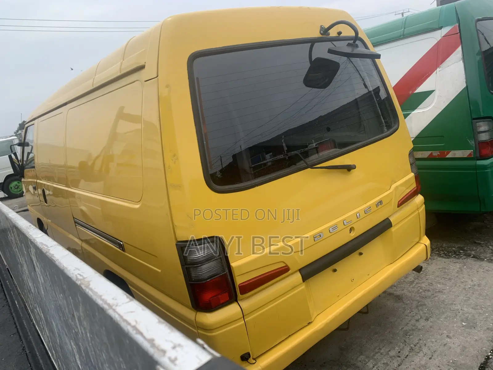 Mitsubishi Delica 2007 Yellow