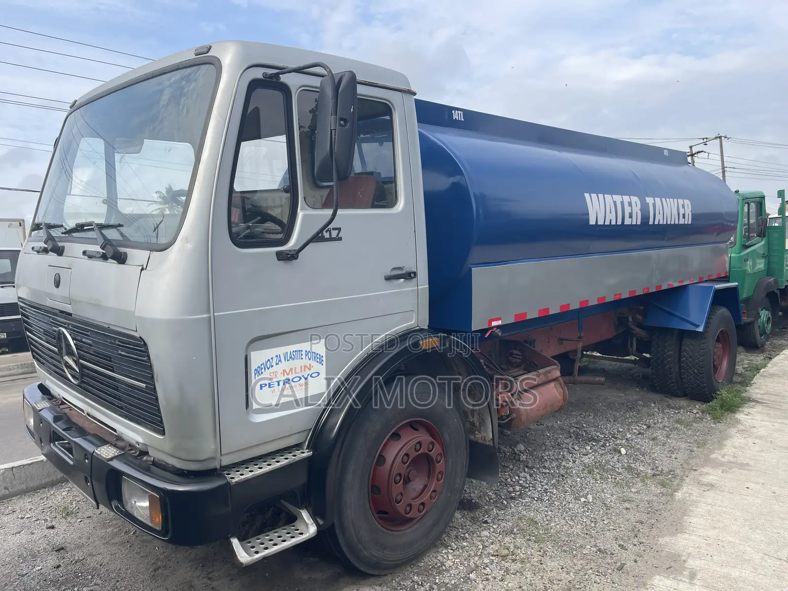 Foreign Used Mercedes Benz Water Tanker Truck.
