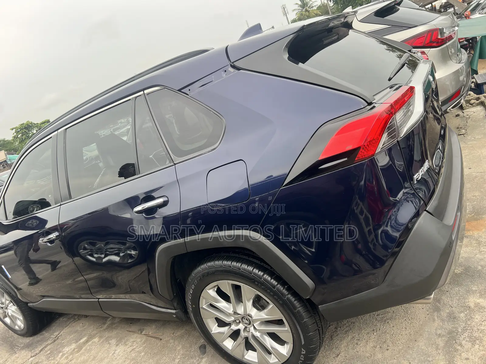 Toyota RAV4 XLE Premium AWD 2020 Blue