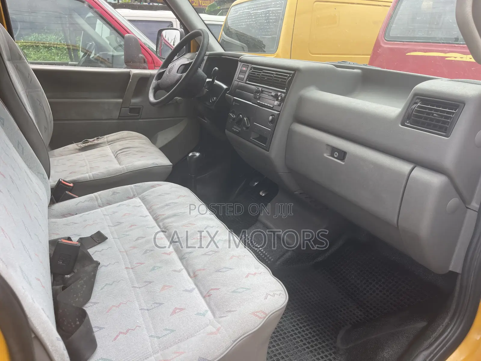 Volkswagen Transporter 2005 Yellow