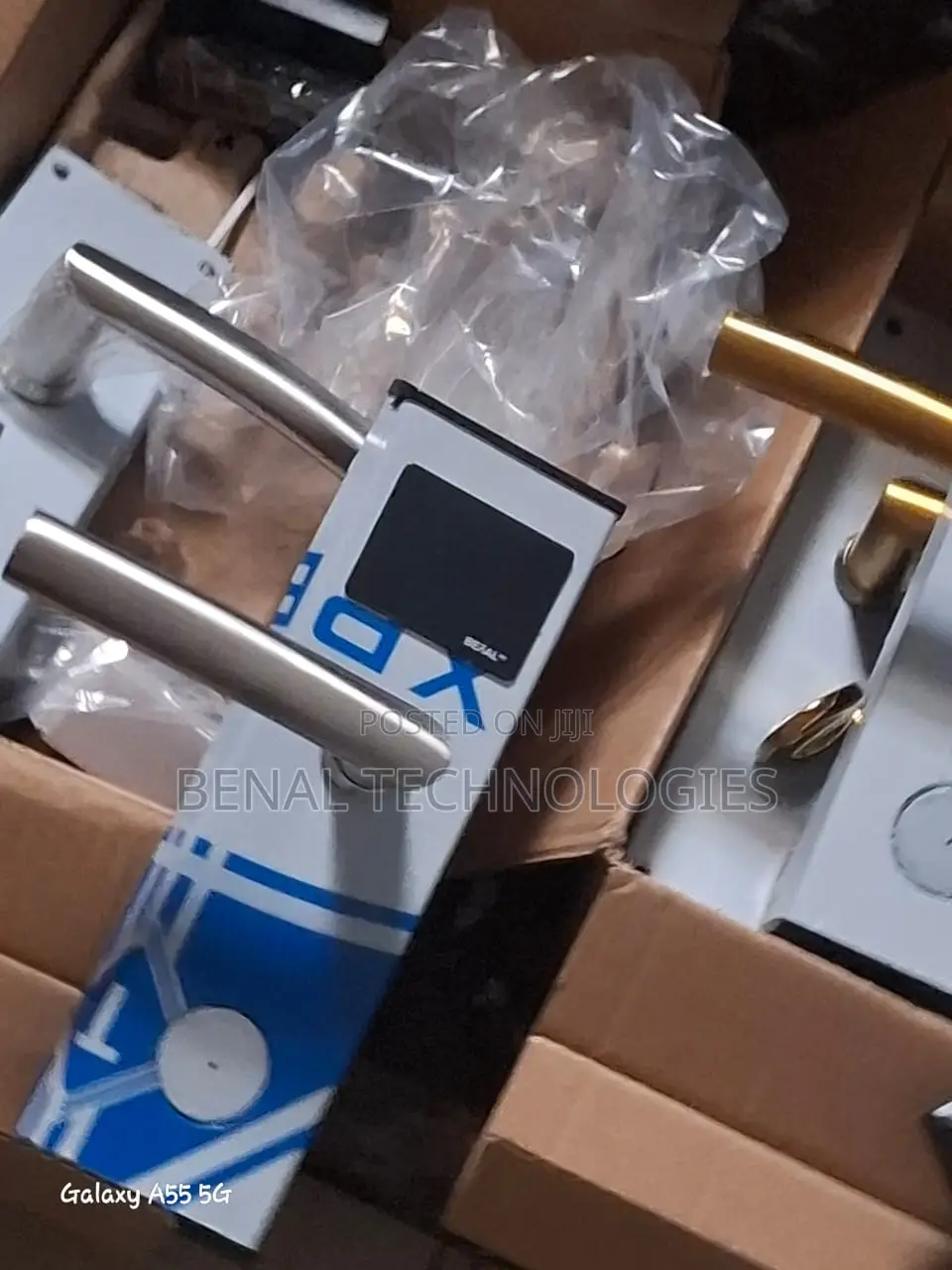 Back-Office Software Managing Hotel Smart Locks via Cards