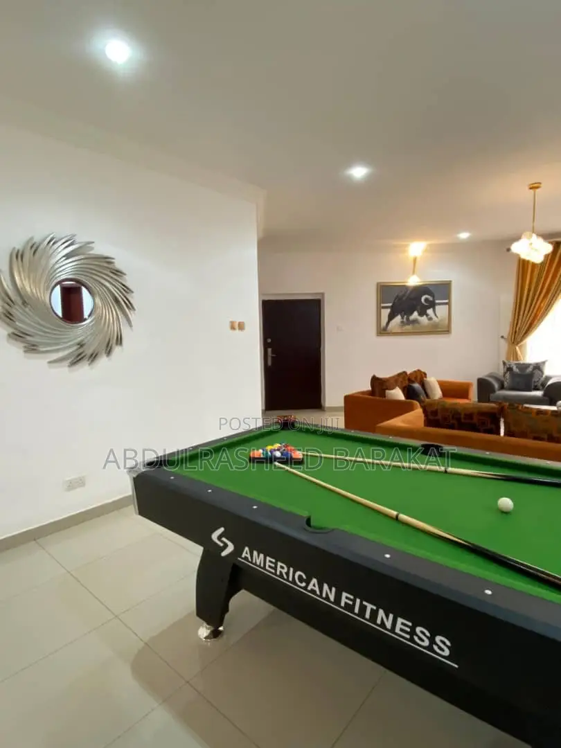 Luxury Three Bedroom Apartment With Snooker