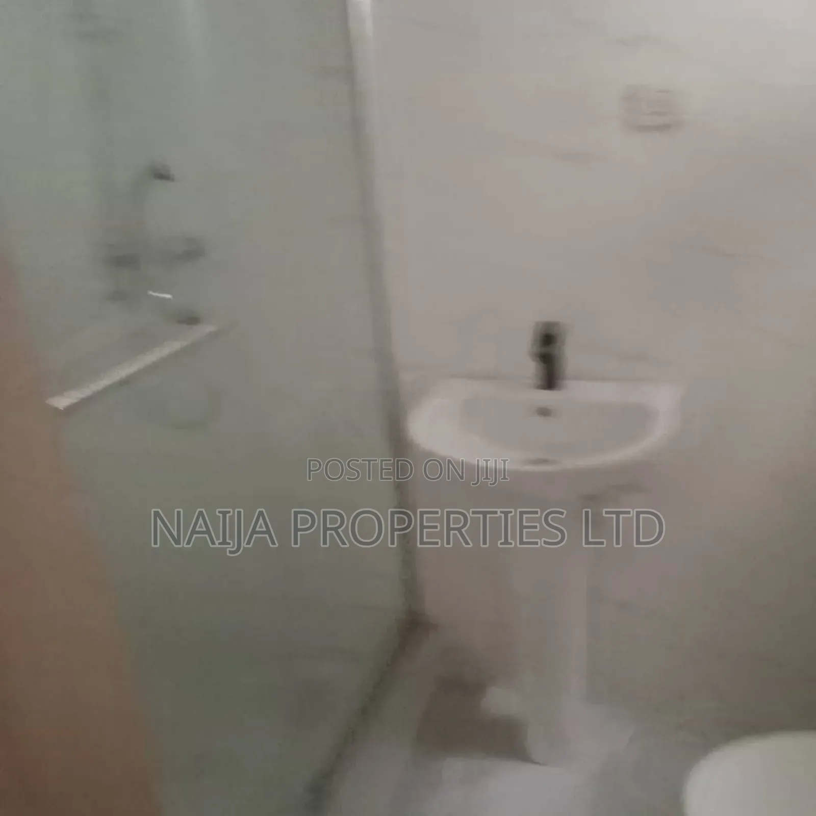 5bdrm Duplex in Chevyview Estate, Lekki for sale