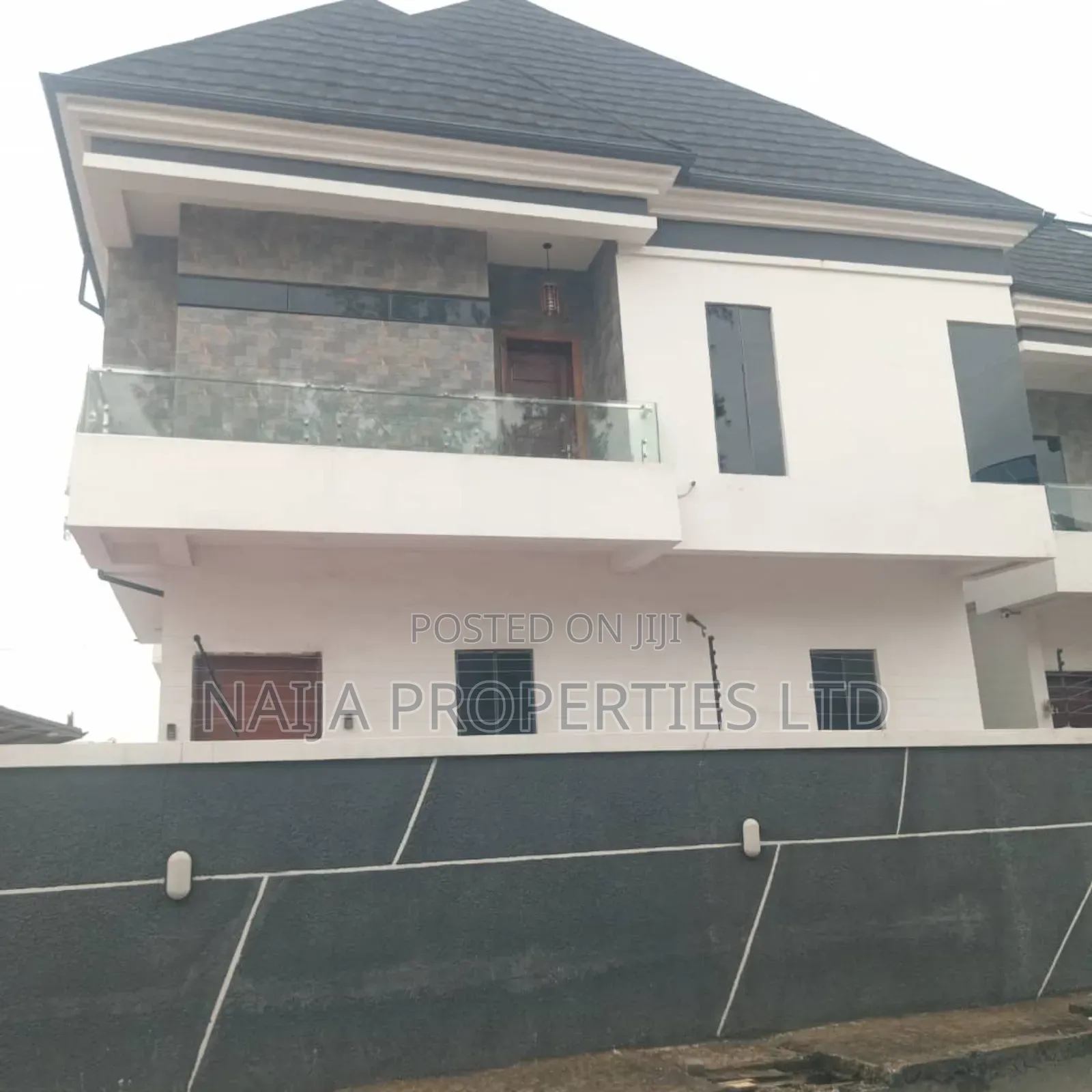 5bdrm Duplex in Chevyview Estate, Lekki for sale