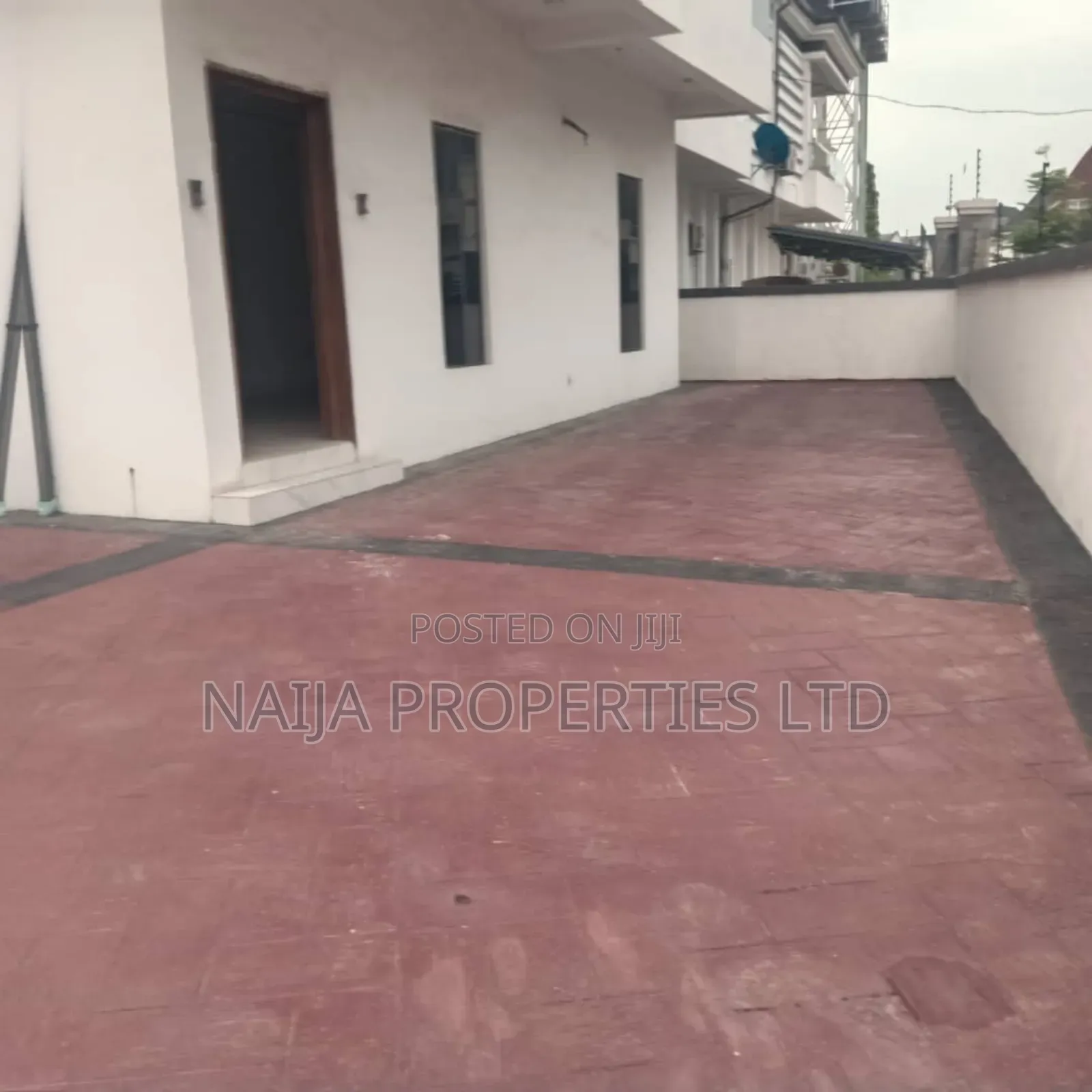 5bdrm Duplex in Chevyview Estate, Lekki for sale