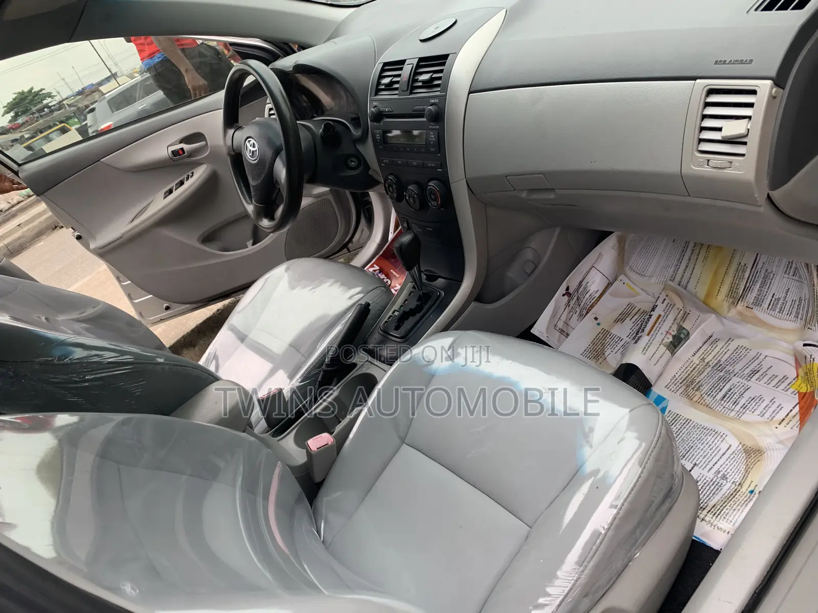 Toyota Corolla LE 4dr Sedan (1.8L 4cyl 4A) 2010 Silver