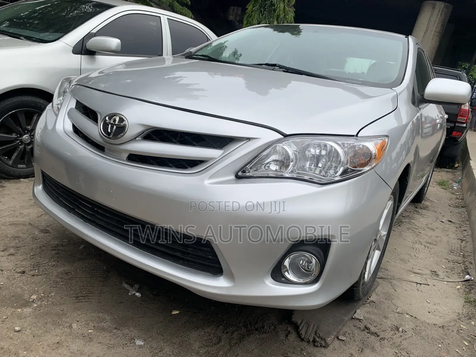 Toyota Corolla LE 4dr Sedan (1.8L 4cyl 4A) 2010 Silver
