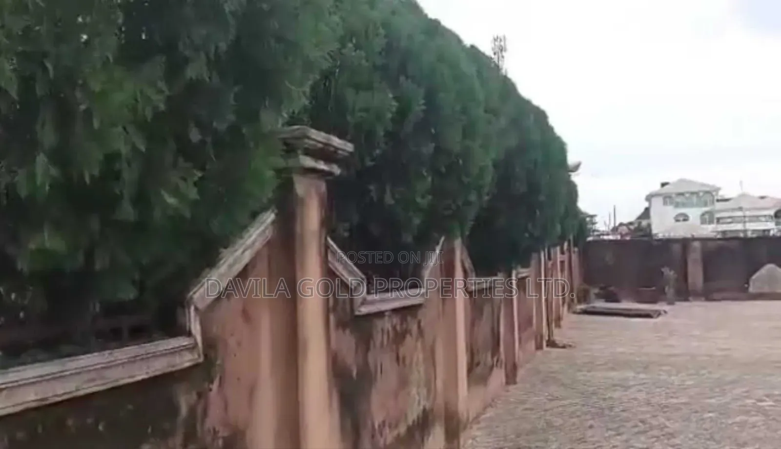 8bdrm Duplex in Benin City for sale