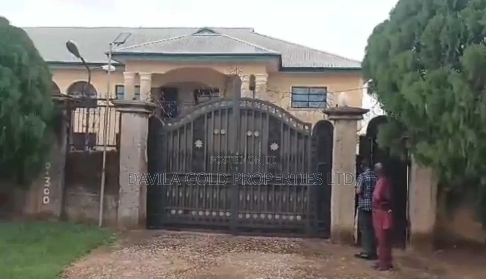 8bdrm Duplex in Benin City for sale