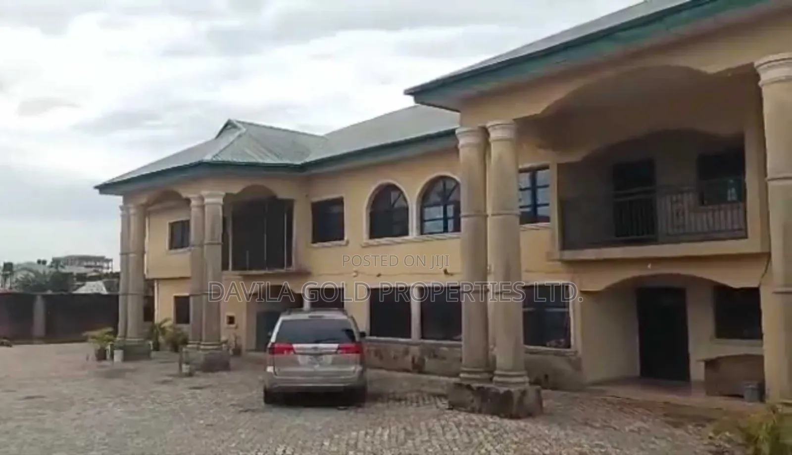 8bdrm Duplex in Benin City for sale