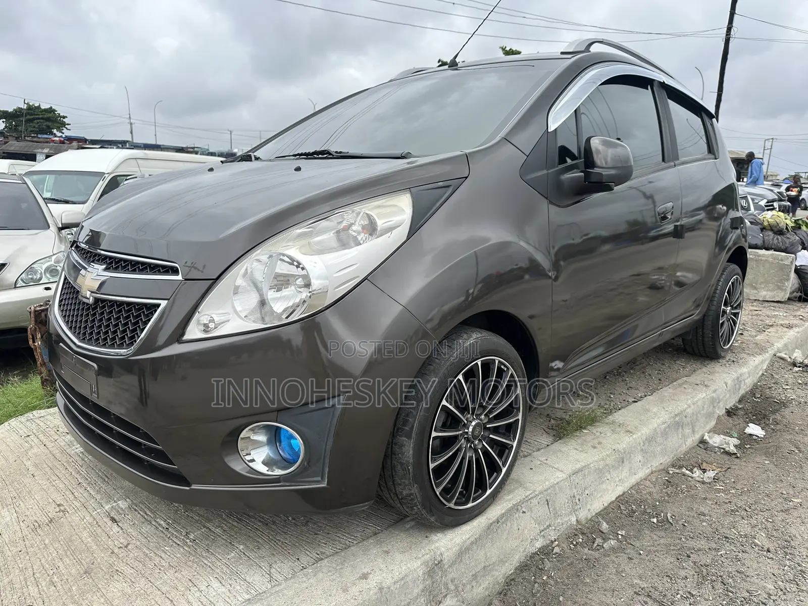 Chevrolet Spark Hatch LT 2011 Brown