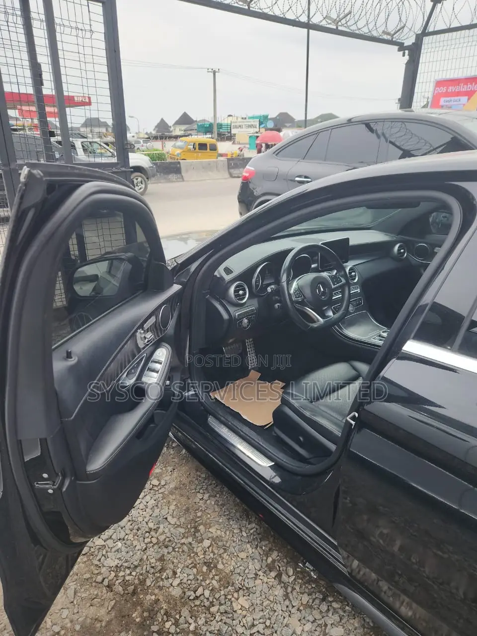 Mercedes-Benz C300 2016 Black