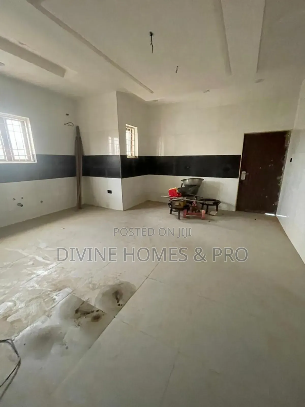 5bdrm Duplex in Lugbe District for sale
